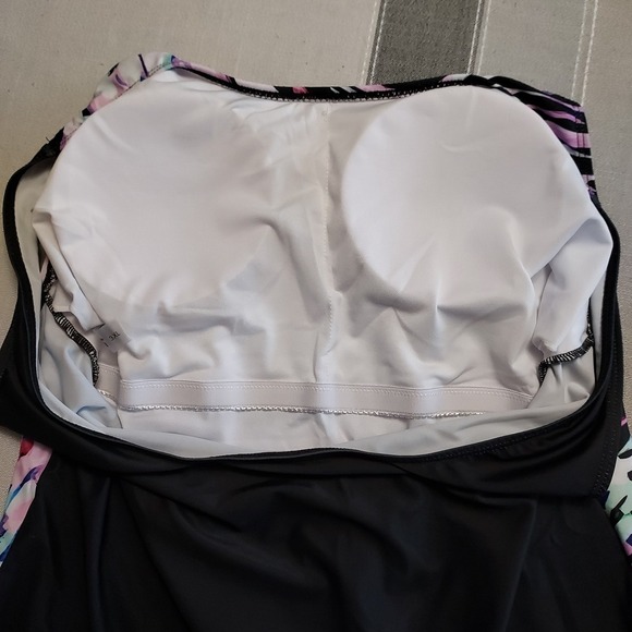 NWOT Women's 3XL Bathing Suit Swim One Piece Swimsuit Black Multi Pink - Picture 8 of 9